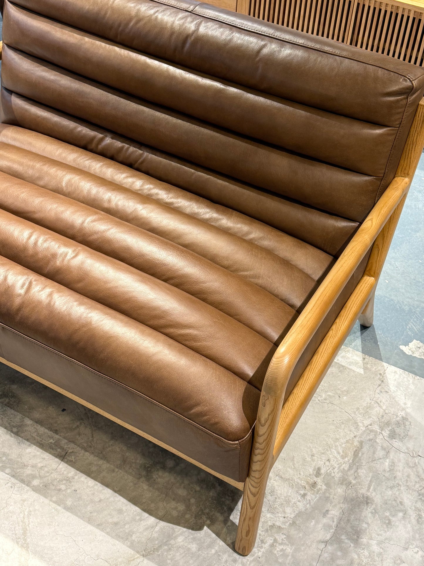 ATELIER Channel Tufted Leather Sofa 實木真皮梳化