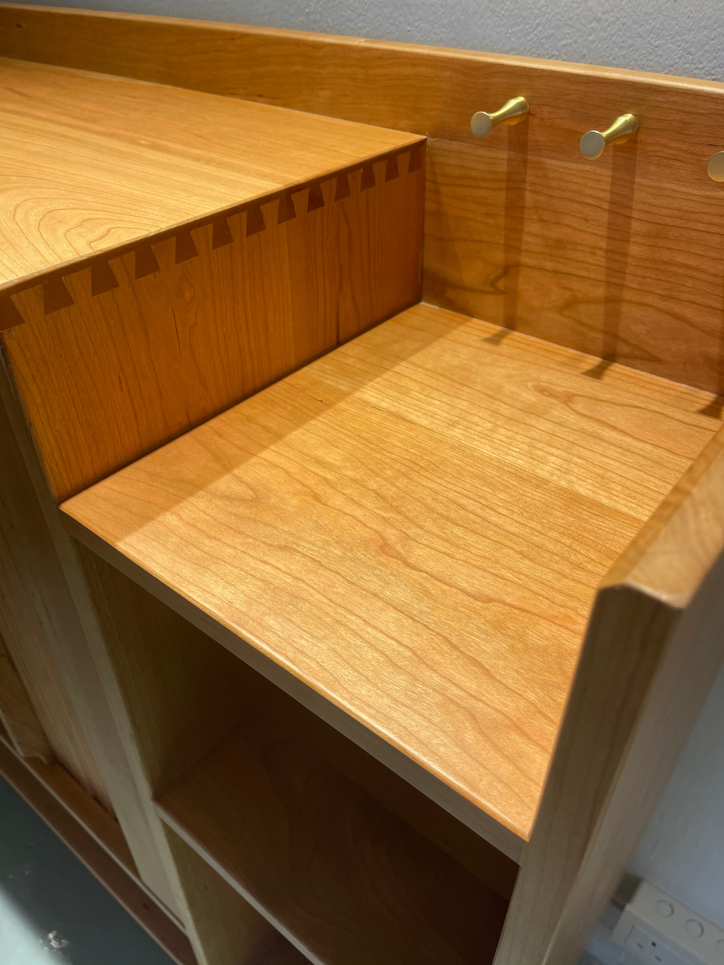 SIMPLY Shoe Cabinet 實木捲簾鞋櫃