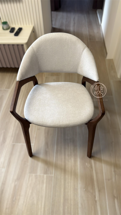 ANTER Dining Chair 04 實木扶手餐椅