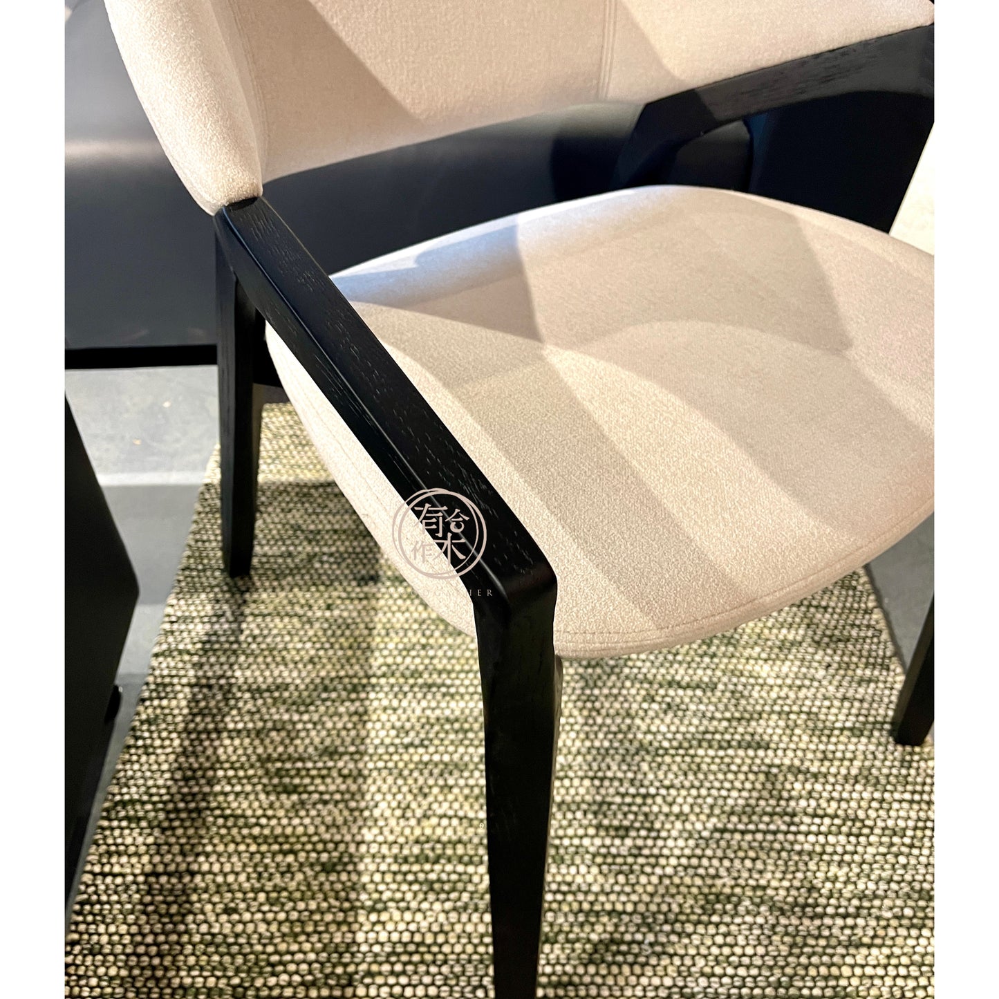 ANTER Dining Chair 04 實木扶手餐椅