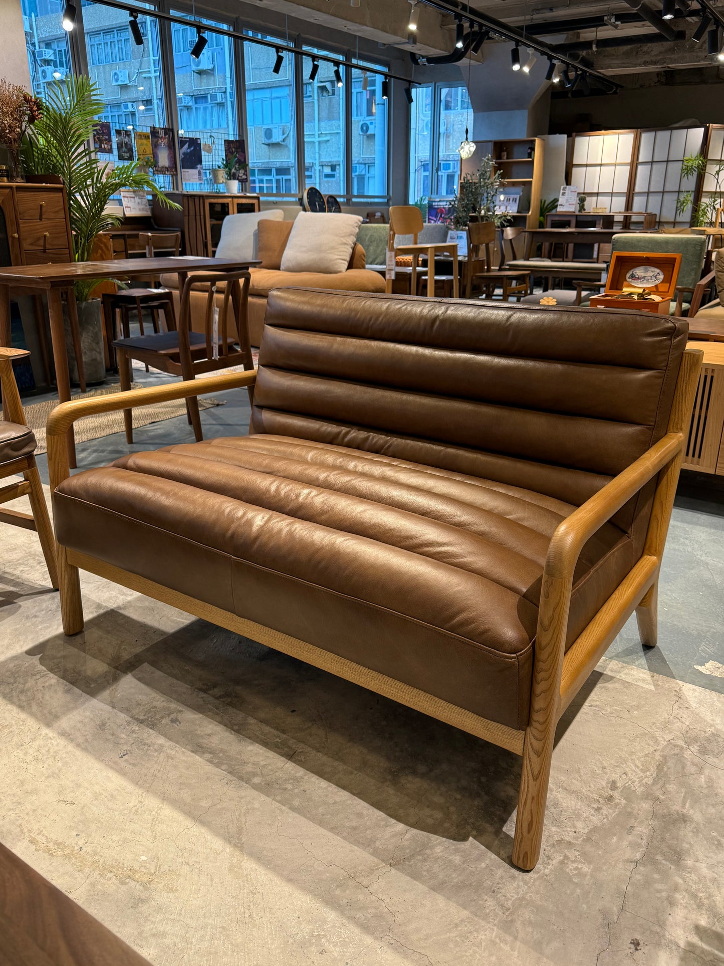 ATELIER Channel Tufted Leather Sofa 實木真皮梳化