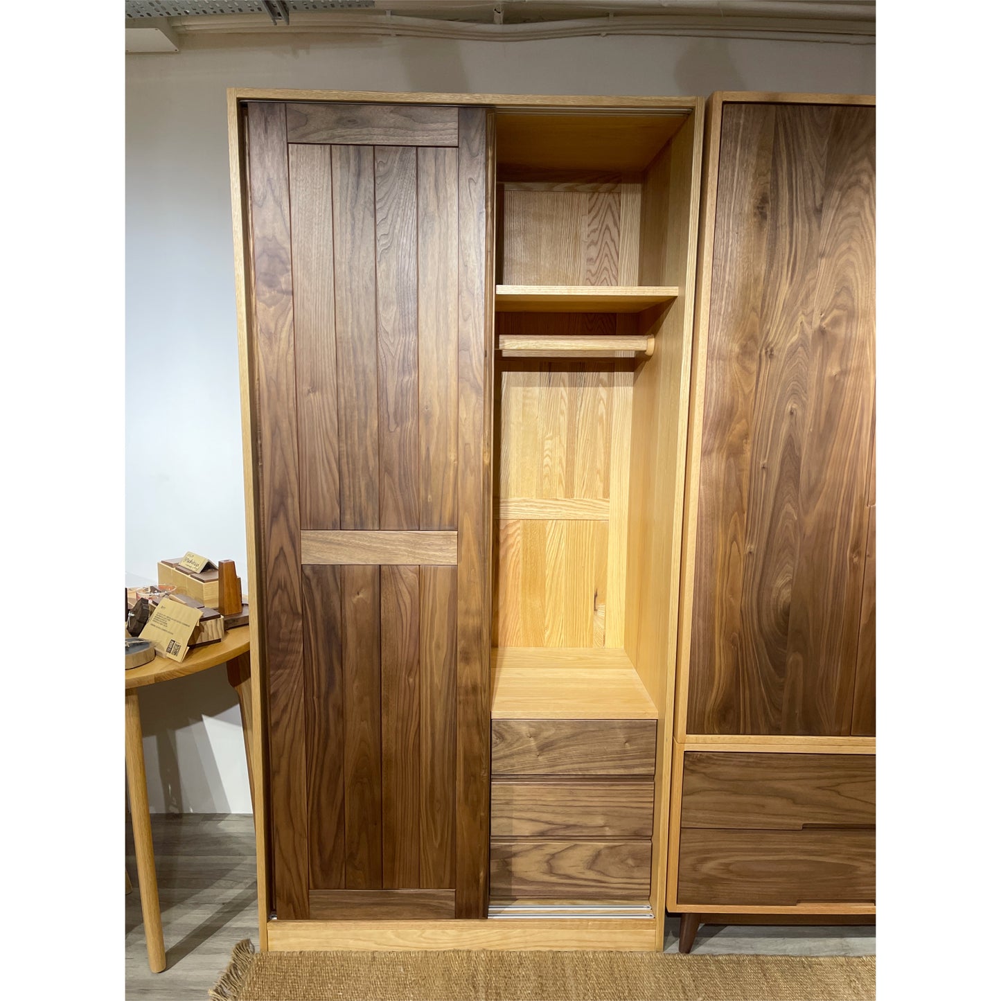 DELIGHT Wardrobe 02 solid wood sliding door wardrobe