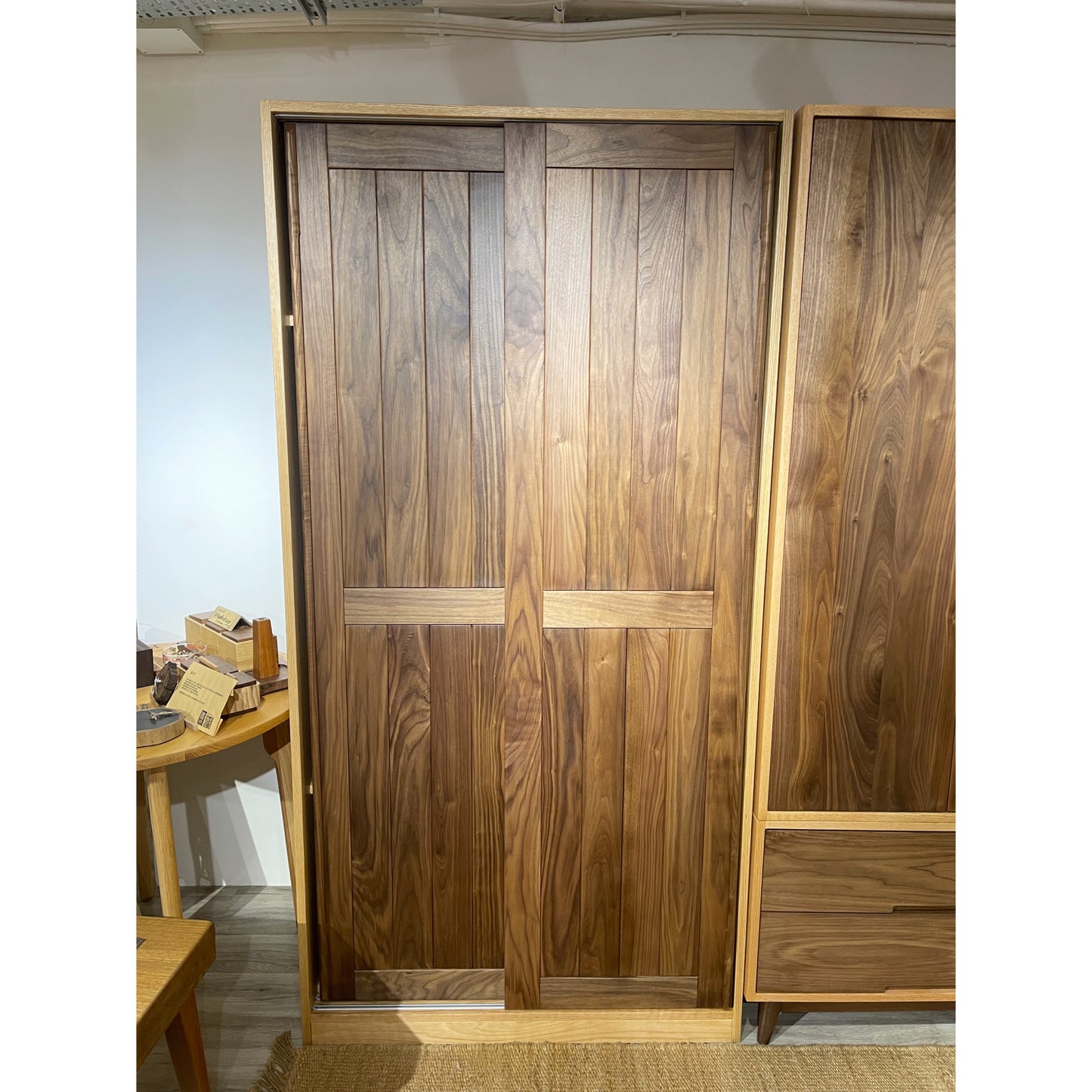 DELIGHT Wardrobe 02 solid wood sliding door wardrobe