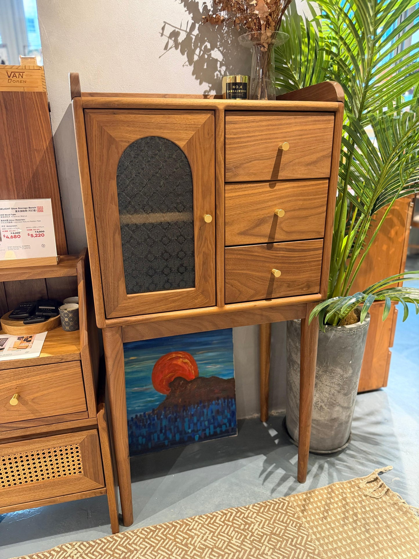 DELIGHT Entrance Cabinet 實木高腳玄關櫃