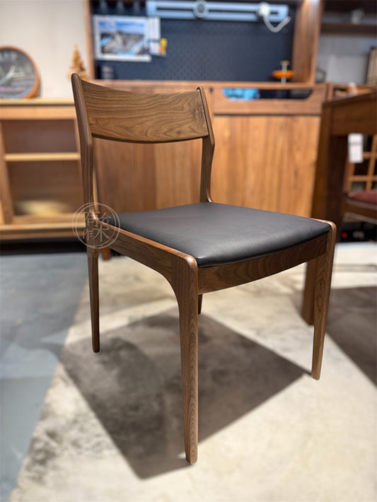 FOREST Chair 06 實木真皮餐椅