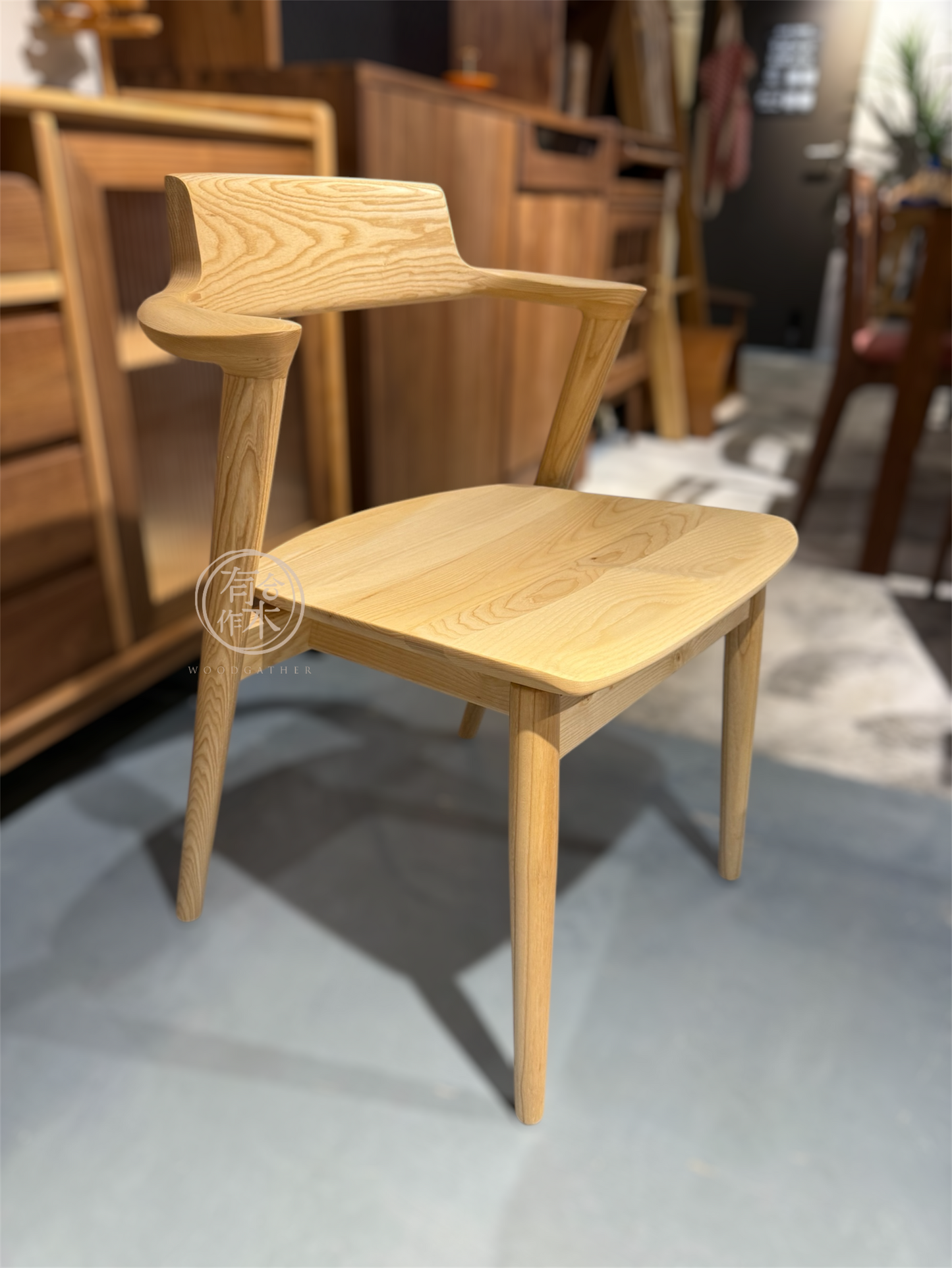 FOREST Chair 03 實木半扶手餐椅