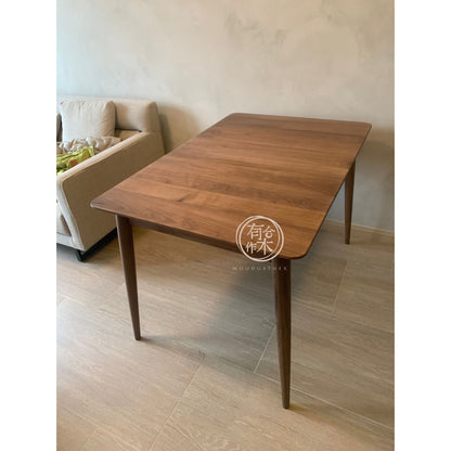 DELIGHT Extendable Table 實木開合餐枱 (可訂造，亦可改為固定餐枱)