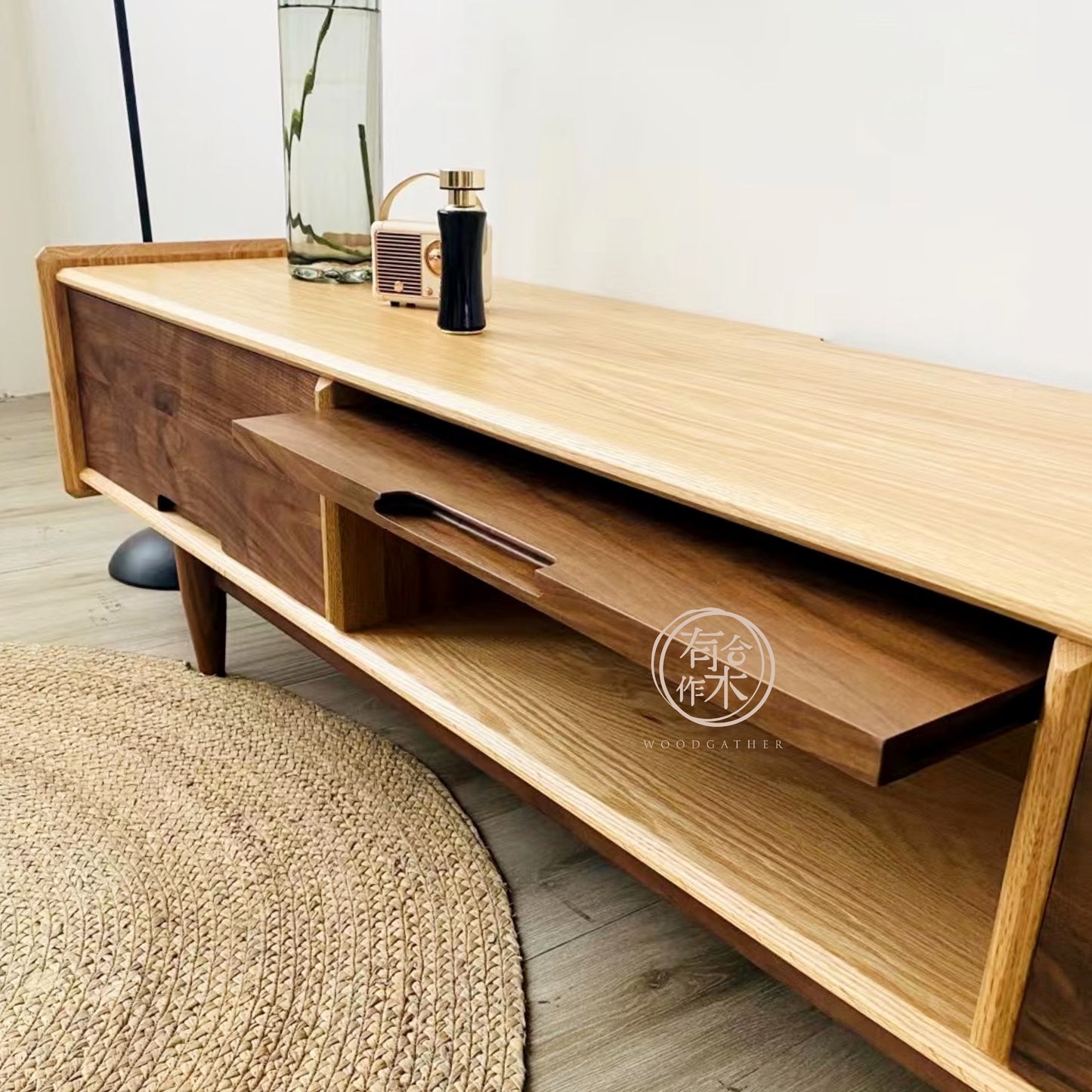 SIMPLY 2-drawer TV Board with lift-up Door 實木電視櫃（可訂造）