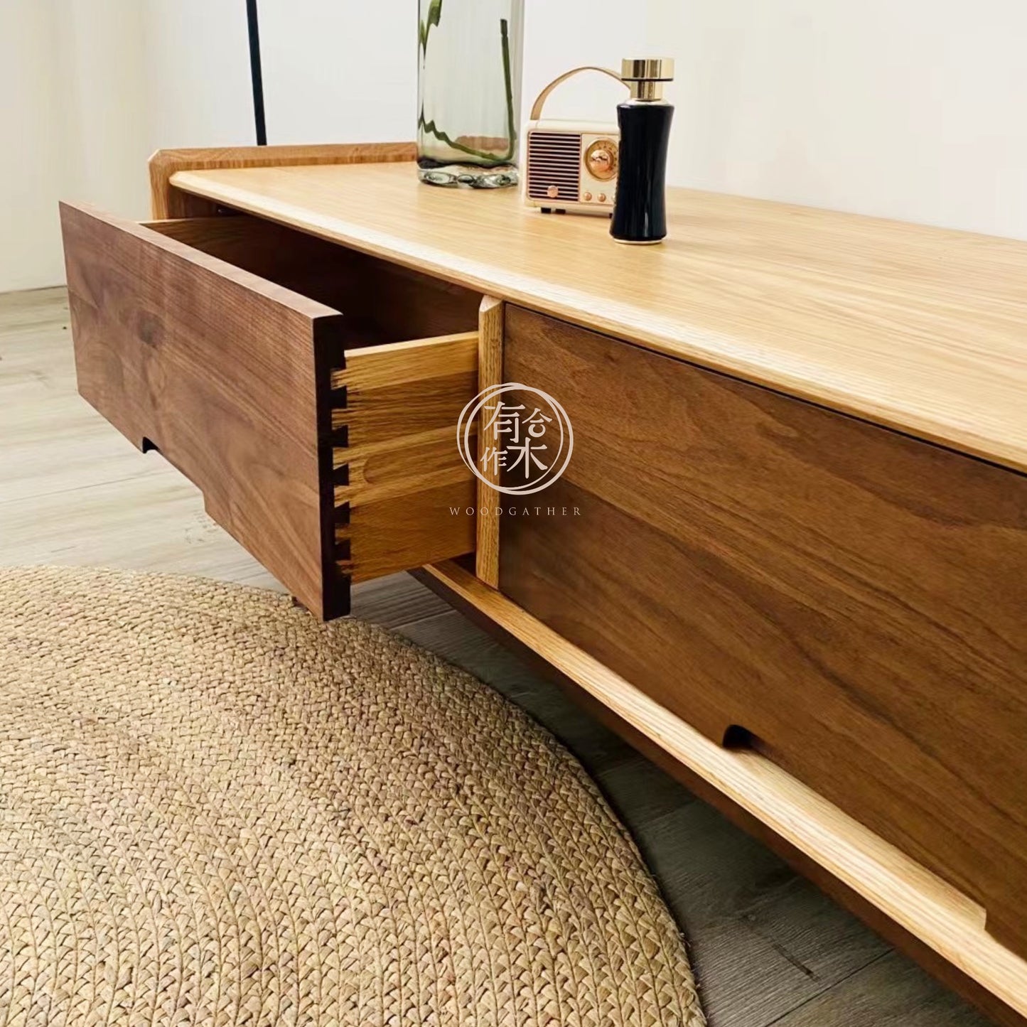 SIMPLY 2-drawer TV Board with lift-up Door 實木電視櫃（可訂造）
