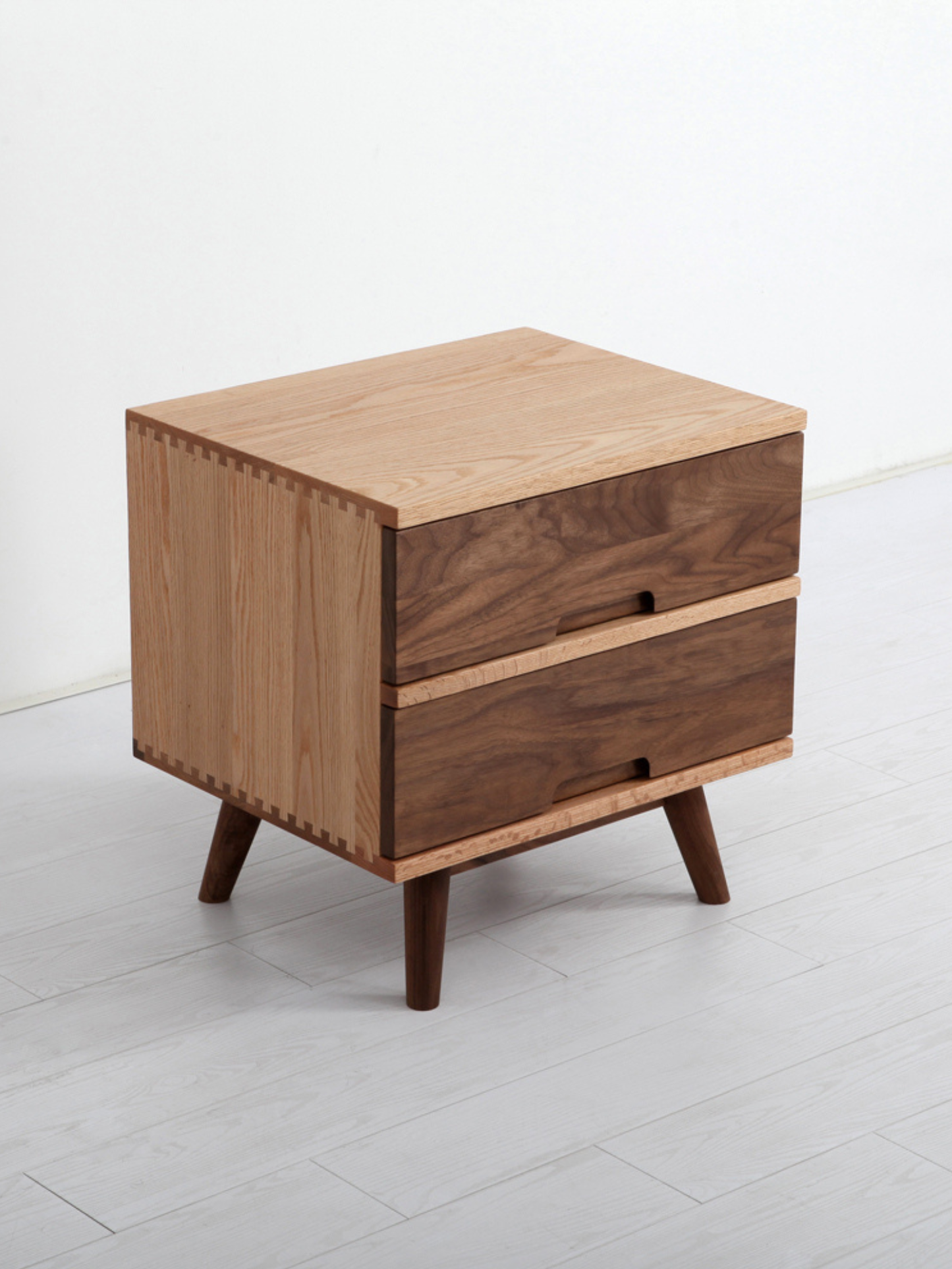 SIMPLY 2-Drawer Bedside Cabinet 實木床頭櫃