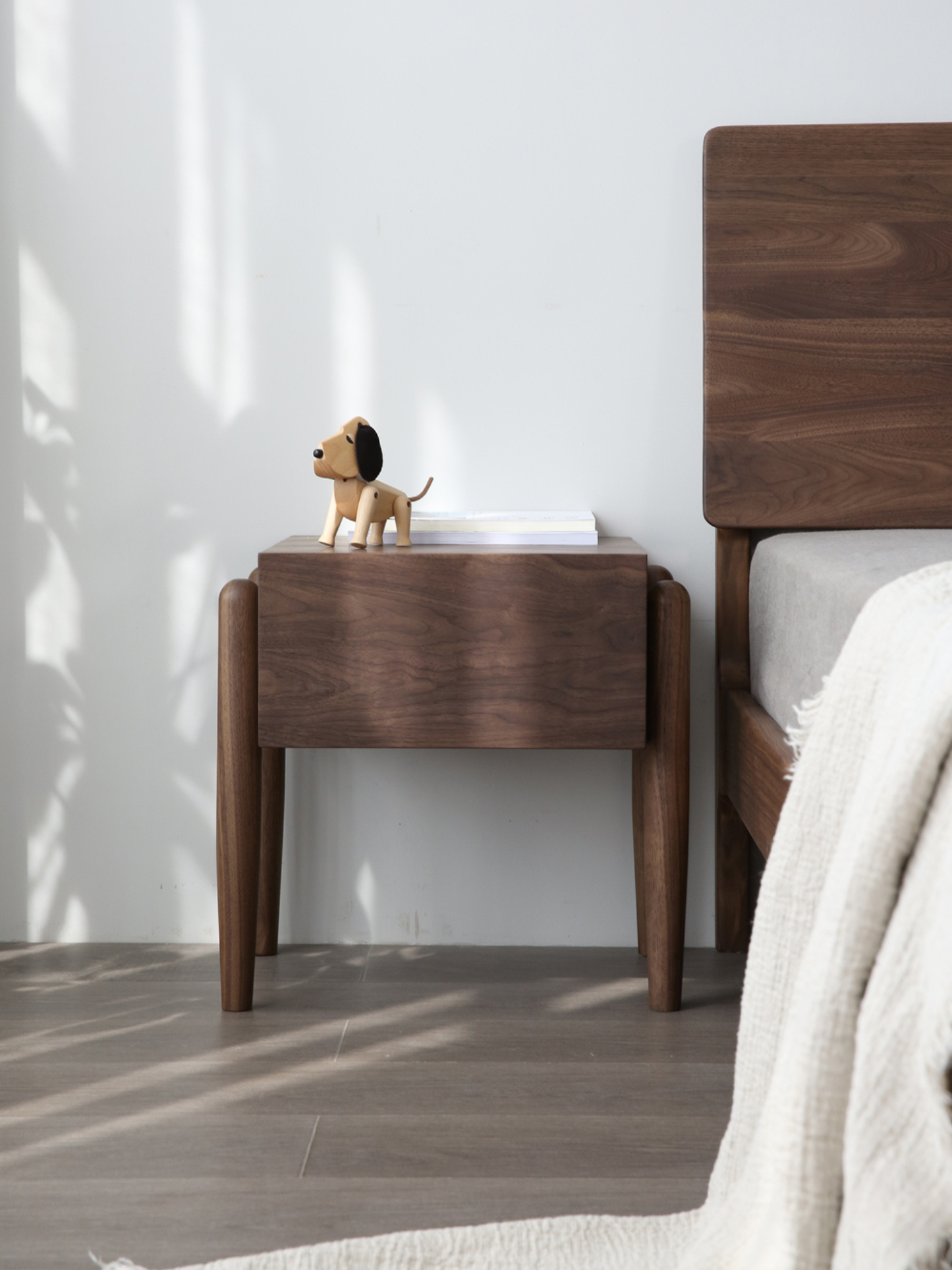 SIMPLY Bedside Table 02 實木床頭櫃