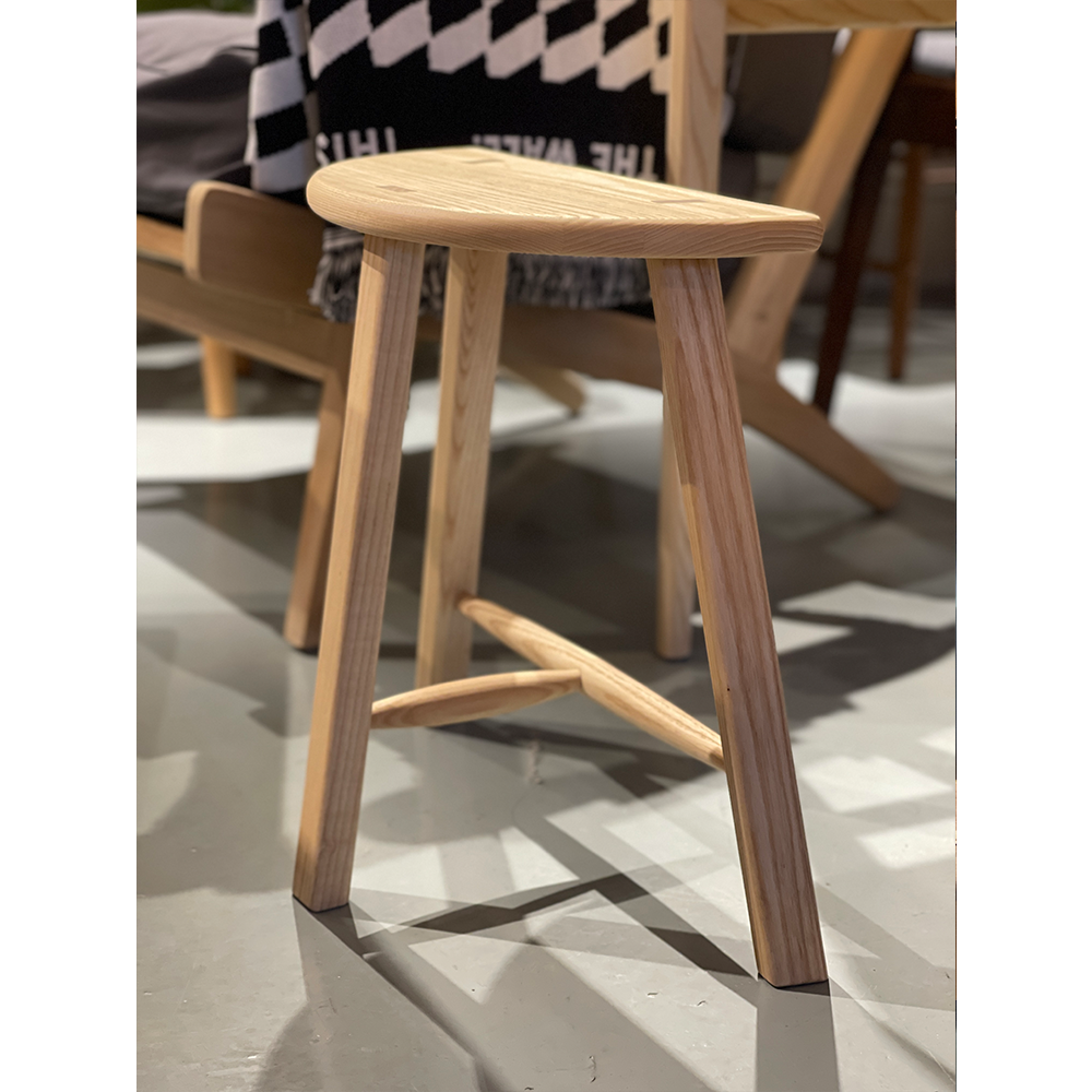 FOREST Stool 02 實木半圓凳仔