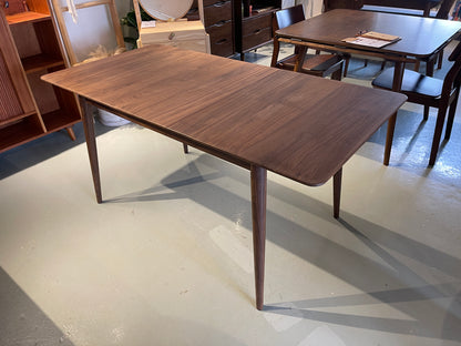 DELIGHT Extendable Table 實木開合餐枱 (可訂造，亦可改為固定餐枱)